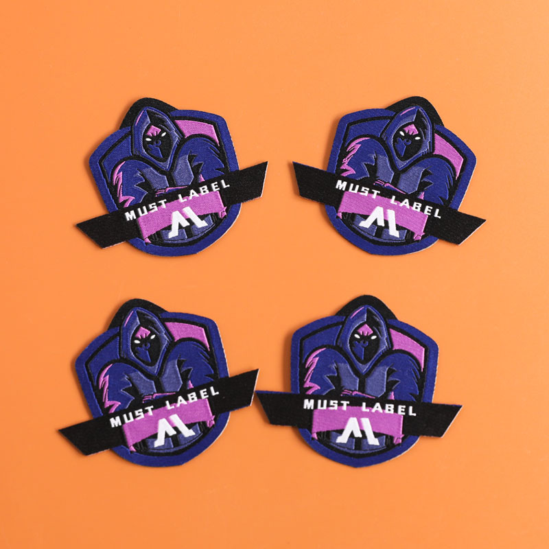 Dlaczego tkane naszywki stają się najczęściej wybieranym wyborem w przypadku trwałego brandingu?